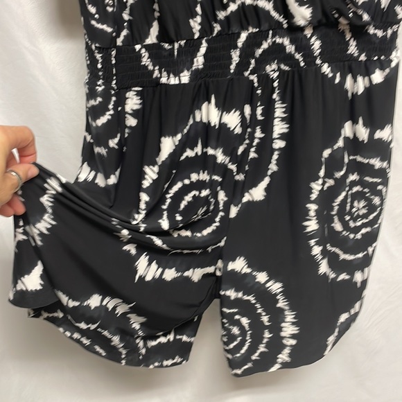 INC International Concepts Woman Shorts Romper Size 2X with Metal Sparkles - Picture 5 of 6